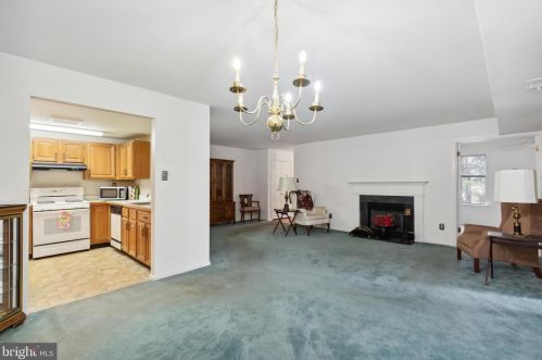 102 Mountainview Dr, Wayne, PA