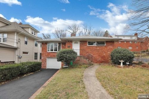 6 Bayview Ave, Englewood NJ  07632-1401 exterior