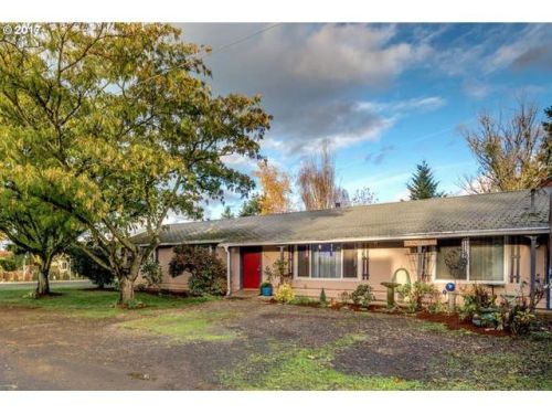 301 7th St, Grand Island, OR 97114-9729