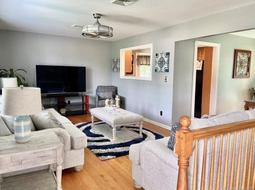 14 Bruns Rd, Ansonia, CT 06401-2726