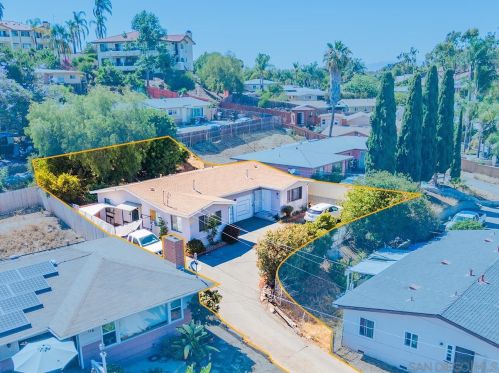 709 Townsite Dr, Vista, CA 92084-4501