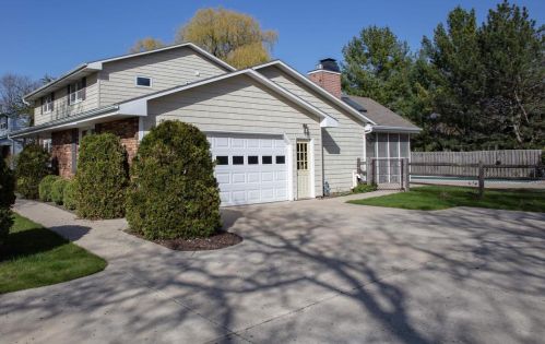 741 Bordeaux Rue, Green Bay, WI 54301-1454
