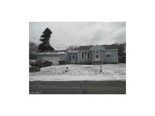 2038 Delaware Ave, Akron, OH 44312-3033
