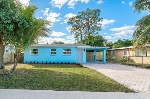 5778 Daphne Dr, West Palm Beach, FL 33415-7159