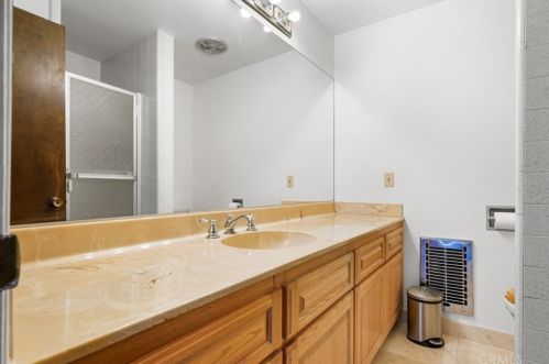 8411 Ives St, Paramount CA 90723-4441 exterior