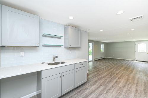 137 Cross Rd, Oakdale NY  11769-2141 exterior