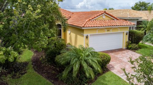 11311 Mountain Ash Cir, Fort Pierce, FL 34987-2491