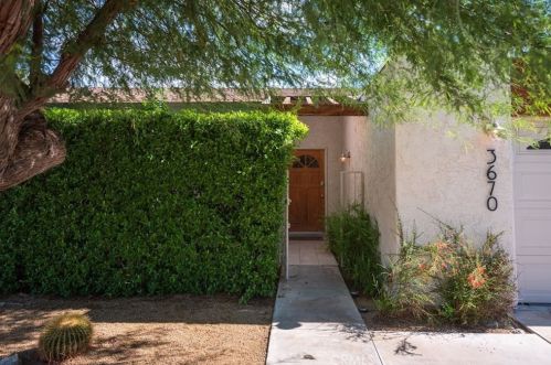 3670 Mesquite Ave, Palm Springs CA  92264-3400 exterior