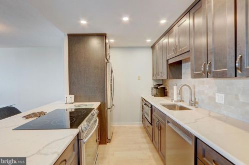 1420 Locust St, Philadelphia PA  19102-4201 exterior