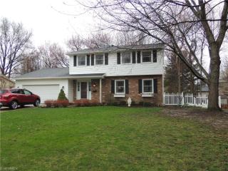 275 High Point Dr, Wadsworth, OH 44281-2301