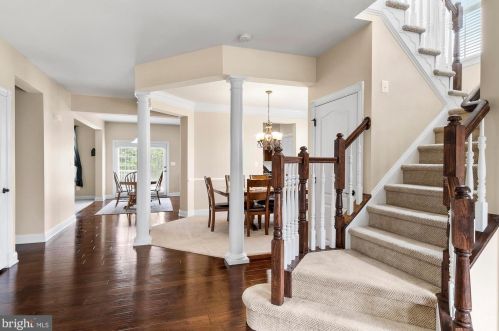 5737 Waterloo Bridge Cir, Haymarket VA  20169-8117 exterior