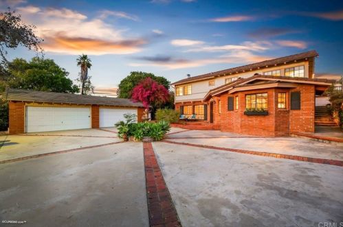 2332 Mira Sol Dr, Vista, CA 92084-7933