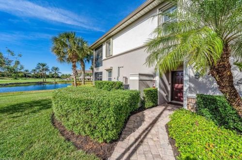 8727 Coastline Ct, Naples, FL 34120-4521