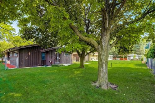 5237 20th St, Milwaukee WI 53233-2548 exterior