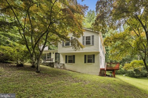 832 Leigh Mill Rd, Great Falls VA  22066-2622 exterior