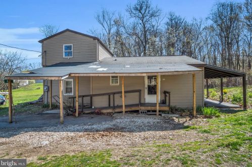 813 Sandbank Rd, Mount Holly Springs, PA 17065-1107