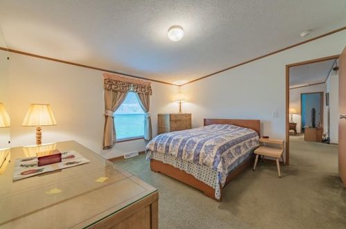 902 Crawford Ave, South Connellsville PA  15425-2406 exterior