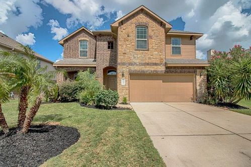 12905 Winter Springs Dr, Pearland, TX 77584-3402