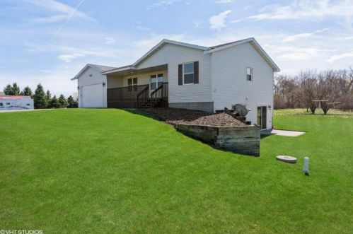 1107 212th Ave, New Johannesburg, WI 54017-6254