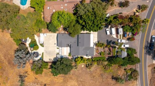 1145 Cypress Dr, Vista, CA 92084-7216