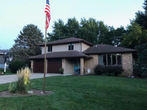 614 Alta Vista Dr, Roselle, IA 51401-1802