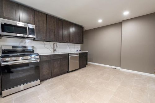 2433 Hay St, Easton PA  18042-5353 exterior