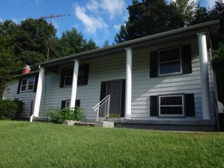 60071 Mt Zion Rd, Mcarthur OH  45651-8610 exterior