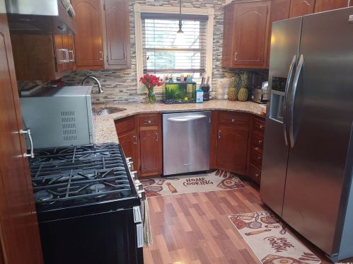 105 Haynes Ave, West Islip NY  11795-1048 exterior