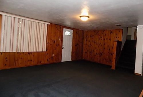 493 Toledo Dr, New Kensington PA  15068-3358 exterior