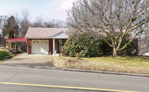 1215 Ridge Rd, Ambridge, PA 15003-1556