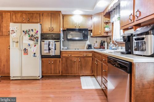 661 Holland Rd, Southampton PA  18966-1818 exterior