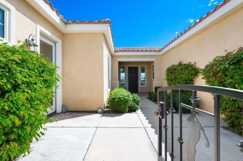 81823 Prism Dr, La Quinta CA  92253-7722 exterior