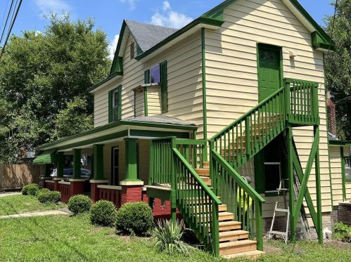 433 Logan St, Burlington, NC 27217-2340