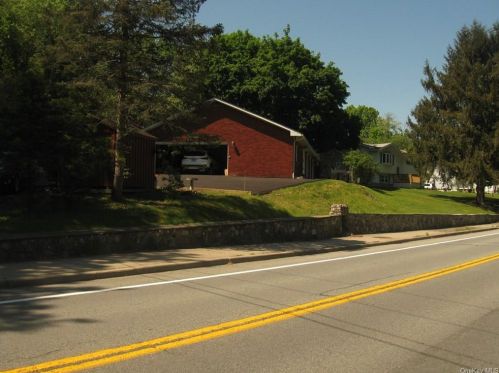 62 Goshen Ave, Washingtonville NY  10992-1002 exterior