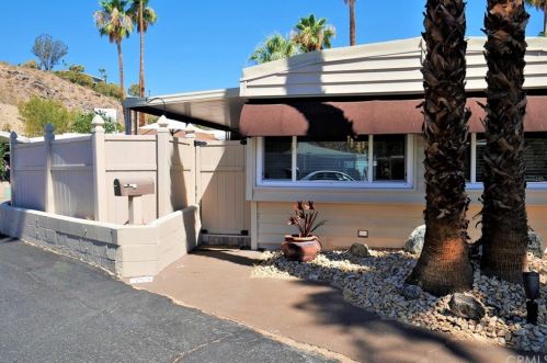 70 Santa Monica St, Palm Springs CA  92264-5257 exterior