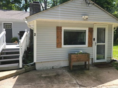 2 Cedar Rd, Greenwood Lake, NY 10925-2820