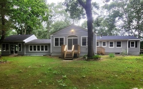 30 Highwood Dr, Coventry RI  02816-8209 exterior
