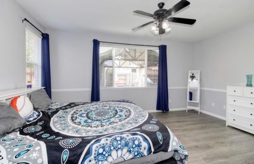 9674 Two Harbors Dr, Elk Grove CA  95624-4491 exterior