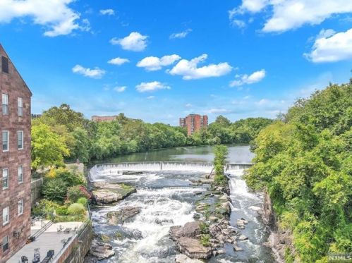 280 Main St, West Paterson NJ  07424-1236 exterior