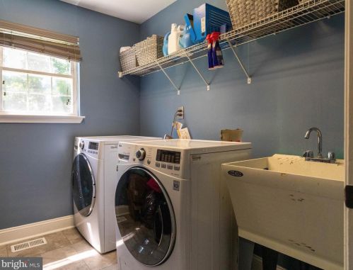 20 Kings Ct, Swedesboro NJ  08085-5033 exterior