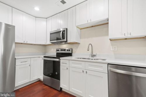 213 Hampton Dr, Spotsylvania VA 22551-8746 exterior