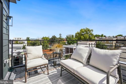 1733 Independence Ave, Washington DC  20003-1637 exterior