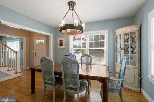 6721 Westlawn Dr, Falls Church VA  22042-2742 exterior