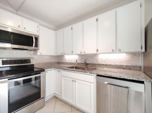 2502 25 Ln, West Palm Beach FL  33418-3572 exterior