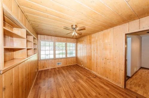 9616 Greenview Ln, Thiensville WI  exterior