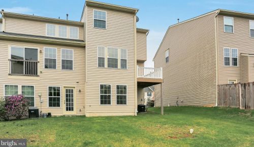 726 Blossom Dr, Hanover PA  17331-2078 exterior