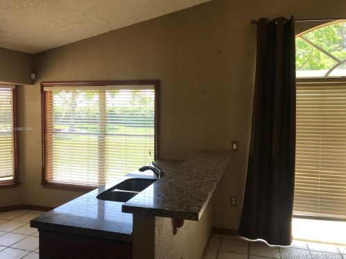 18870 1st St, Hollywood, FL 33029-3276