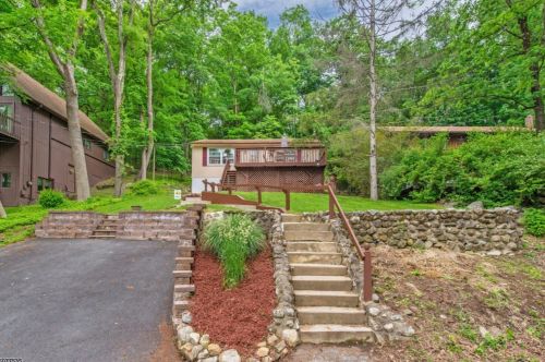 13 Harbor View Dr, Andover NJ  07821-4022 exterior