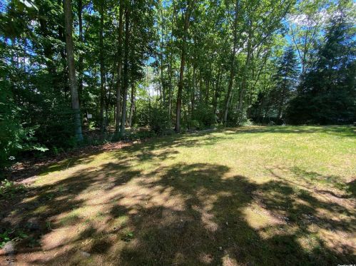 18 Stonehurst Ln, Huntington Station NY  11746-7932 exterior