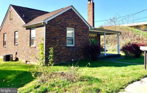 7 2nd St, Highspire, PA 17034-1001